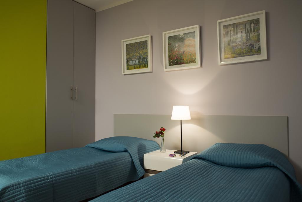 Apartamenty Tww Ochota Warschau Zimmer foto